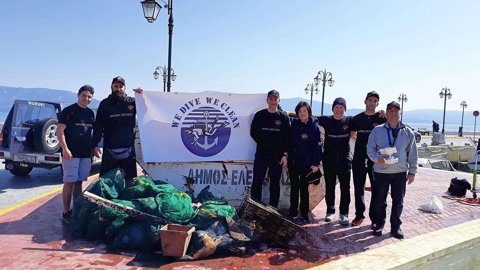 Καθαρισμός του βυθού στην Ελευσίνα-200 κιλά σκουπίδια αφαιρέθηκαν(vid)