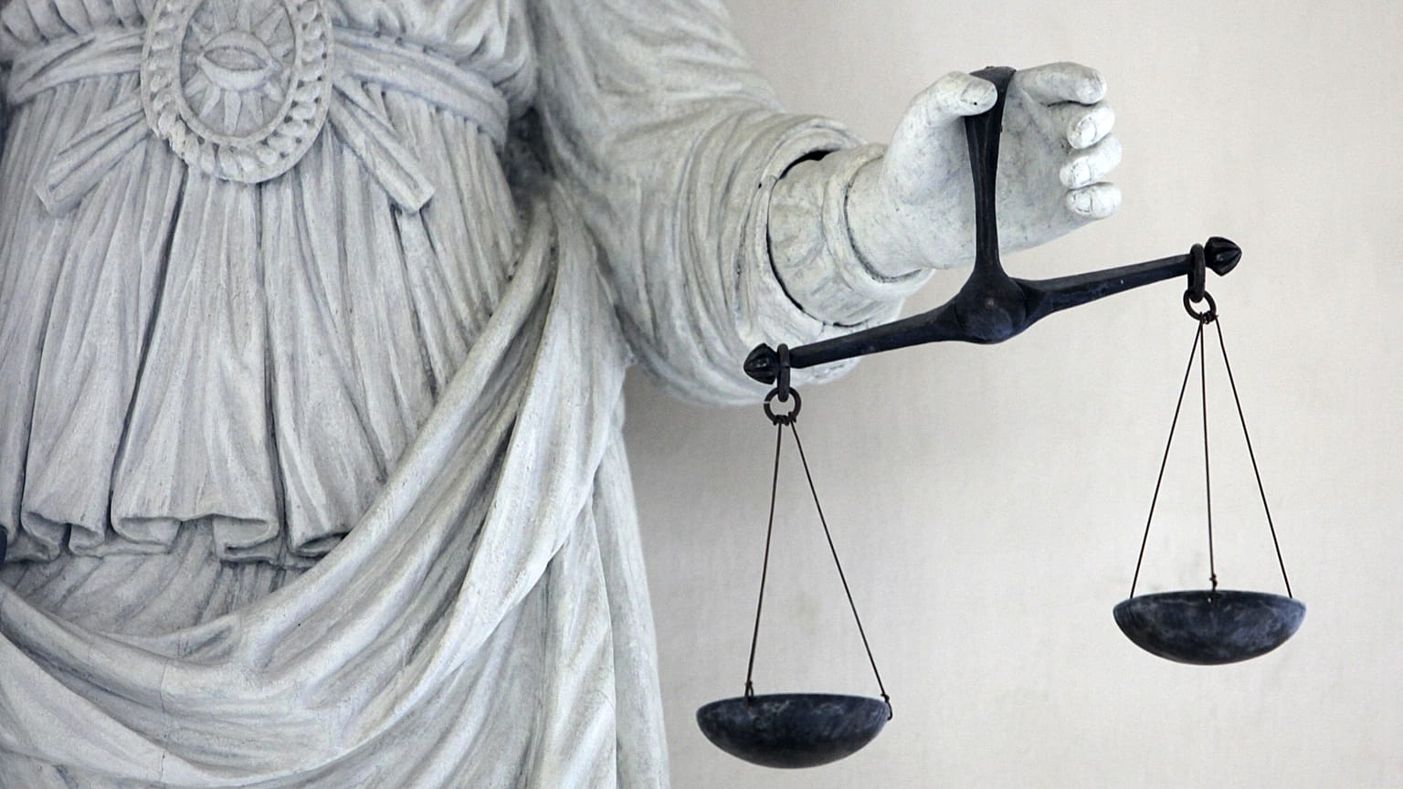 محكمة ألمانية تقضي بالسجن مدى الحياة على مصري قتل ابنته بسبب غيرته على زوجته 