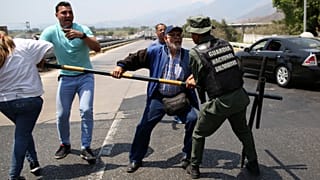 Katonák dulakodtak önkéntesekkel Venezuelában