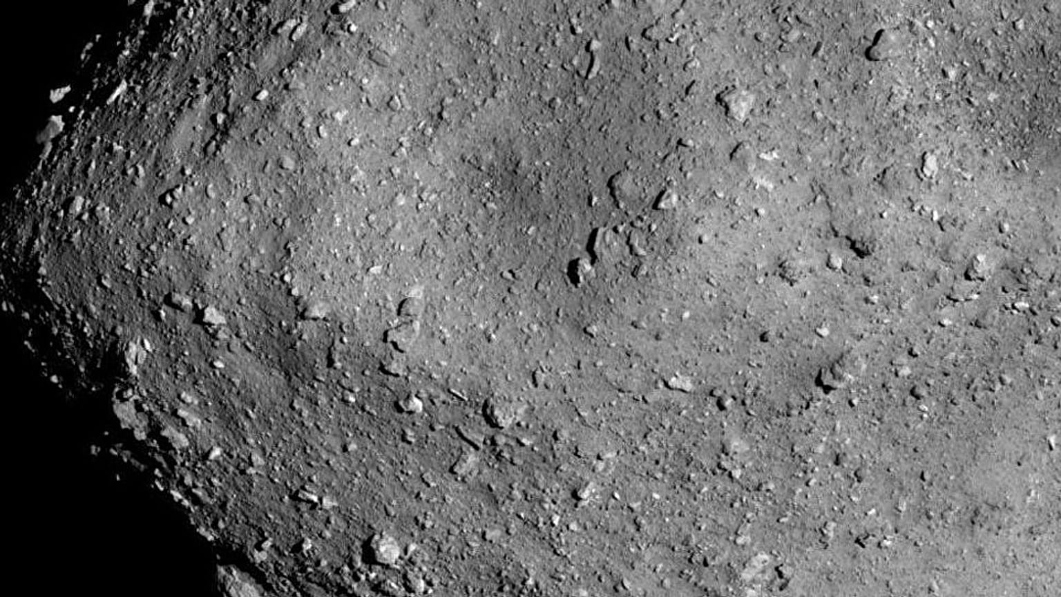 Japon uzay aracı asteroite indi: Yaşamın sırlarını çözmek için bir adım daha 