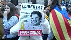 Catalogna: proteste e scontri a favore degli indipendentisti sotto processo 