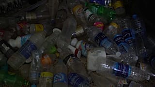 شاهد: شاب مصري يصنع أدوات موسيقية من النفايات 