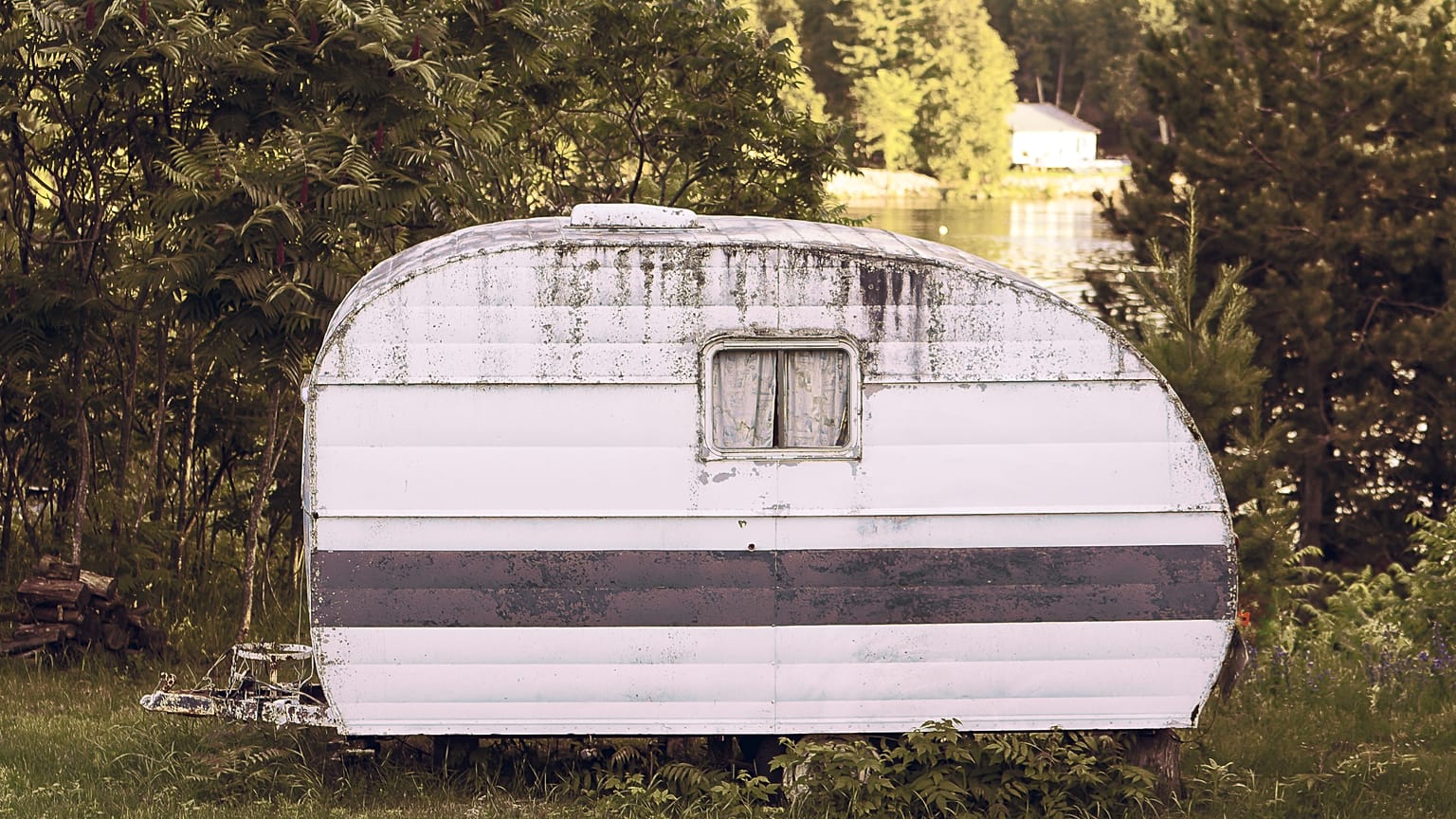Polizei sucht nach verschwundenen Beweismitteln im Fall von Kindesmissbrauch auf Campingplatz