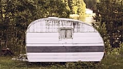 Polizei sucht nach verschwundenen Beweismitteln im Fall von Kindesmissbrauch auf Campingplatz