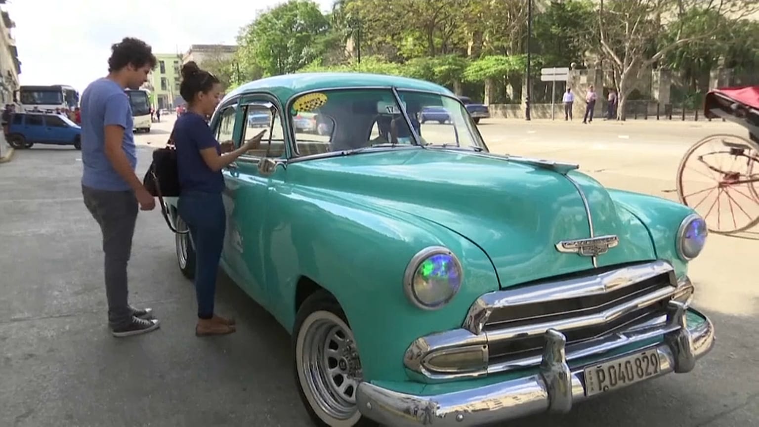 The smartphone ride-sharing app Sube works similarly to Uber