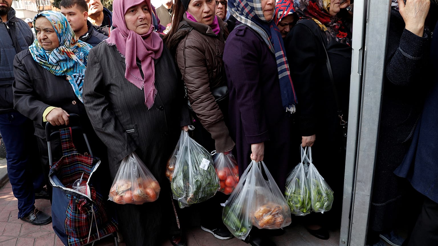 Türkiye’de işsizlik maaşı alanların sayısı 6 ayda yüzde 53 arttı, 654 bin kişiye ulaştı