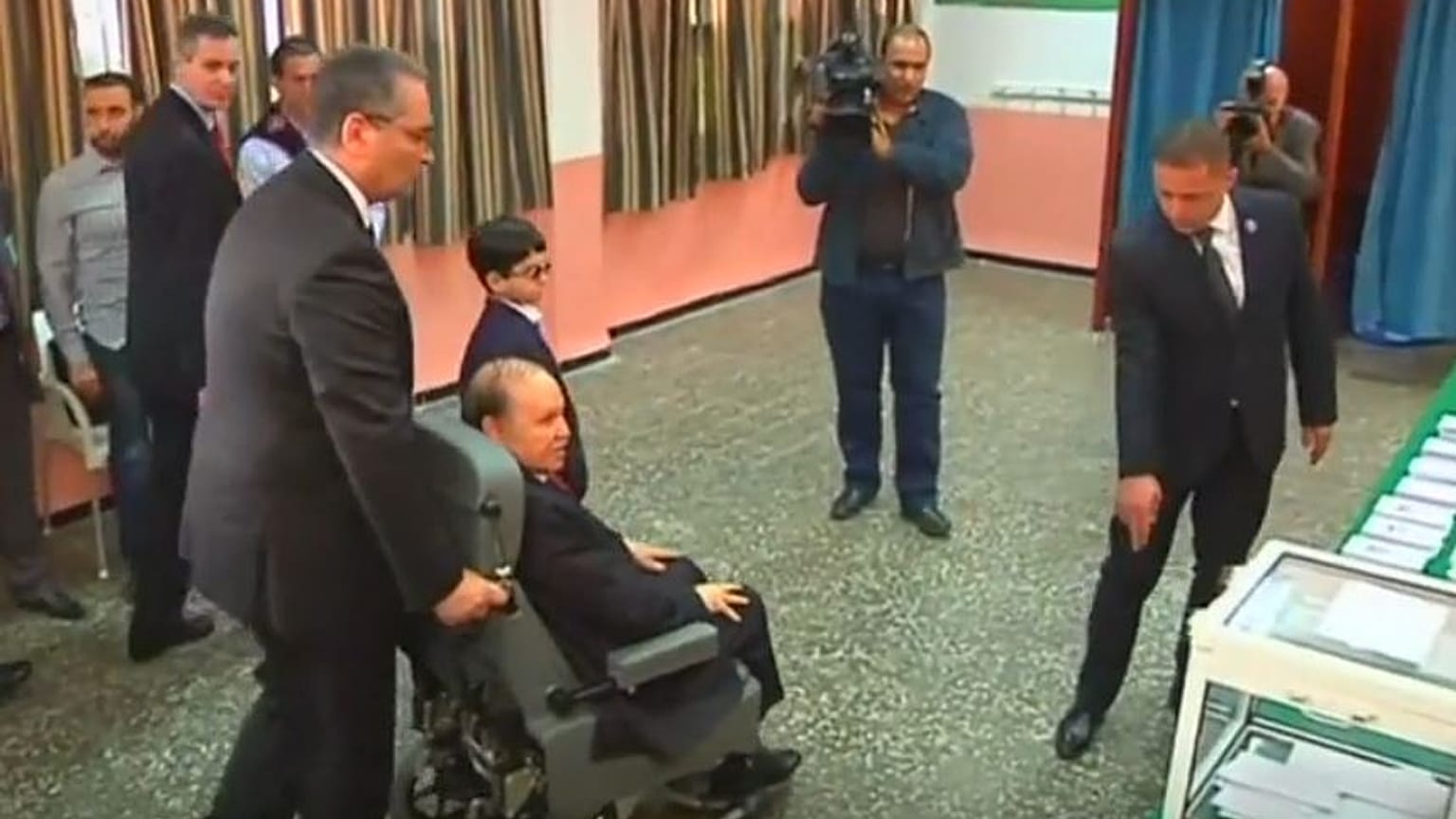 Διαδήλωση κατά Μπουτεφλίκα