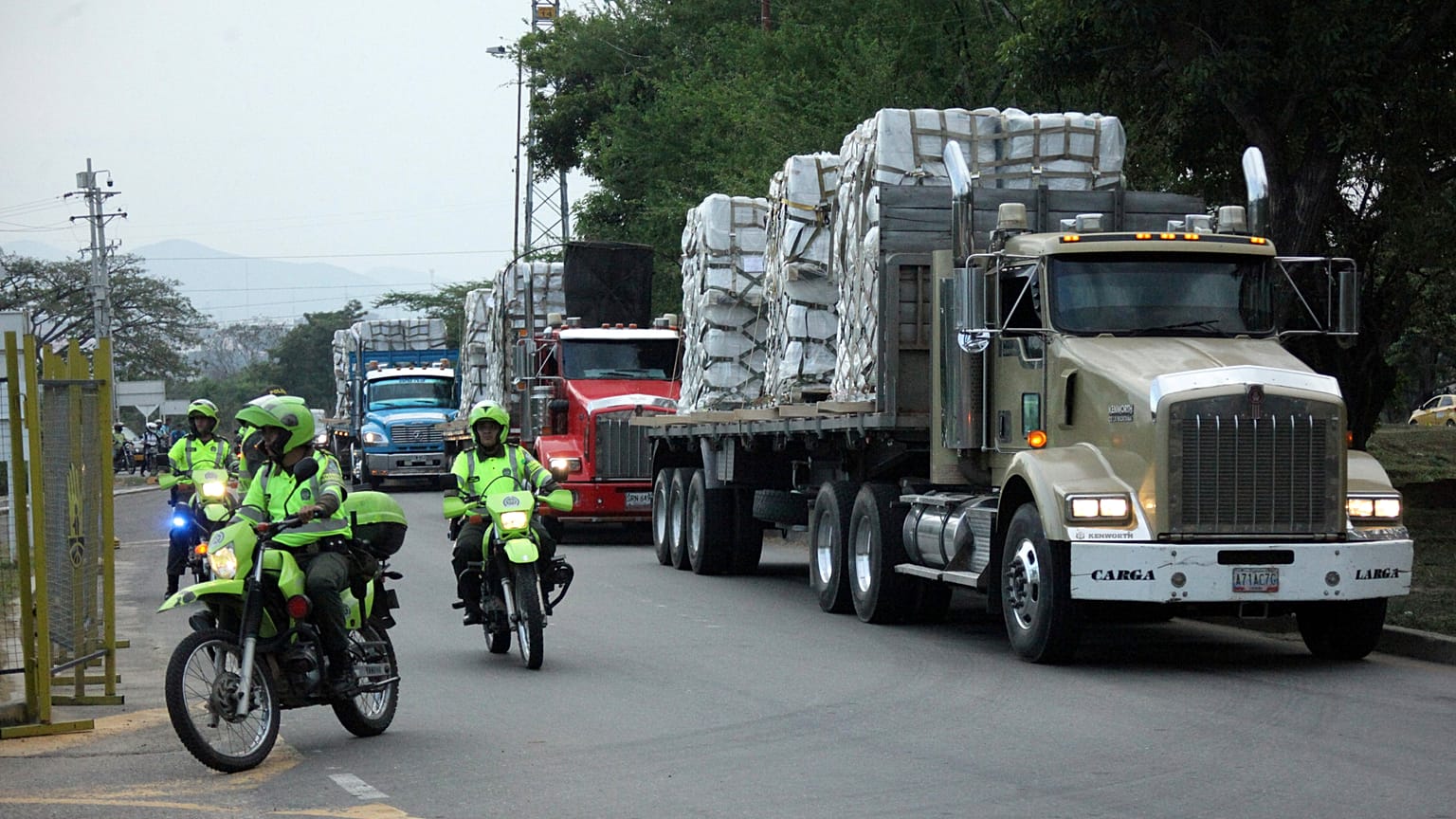 Venezuela ordusu Brezilya sınırında ateş açtı: En az 2 ölü, birçok yaralı var