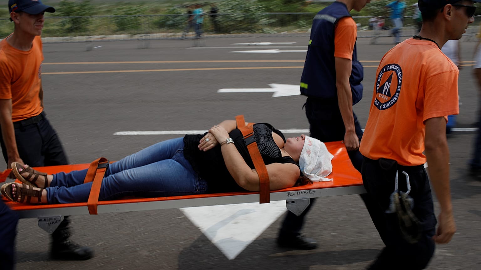 Venezuela: sale la tensione alla vigilia dell'arrivo degli aiuti