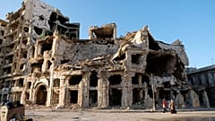 ما تبقى من ركام ما كان يوما سوق الجريد أقدم سوق في مدينة بنغازي 21-02-2019