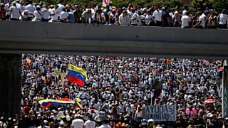 Vives tensions aux frontières du Venezuela