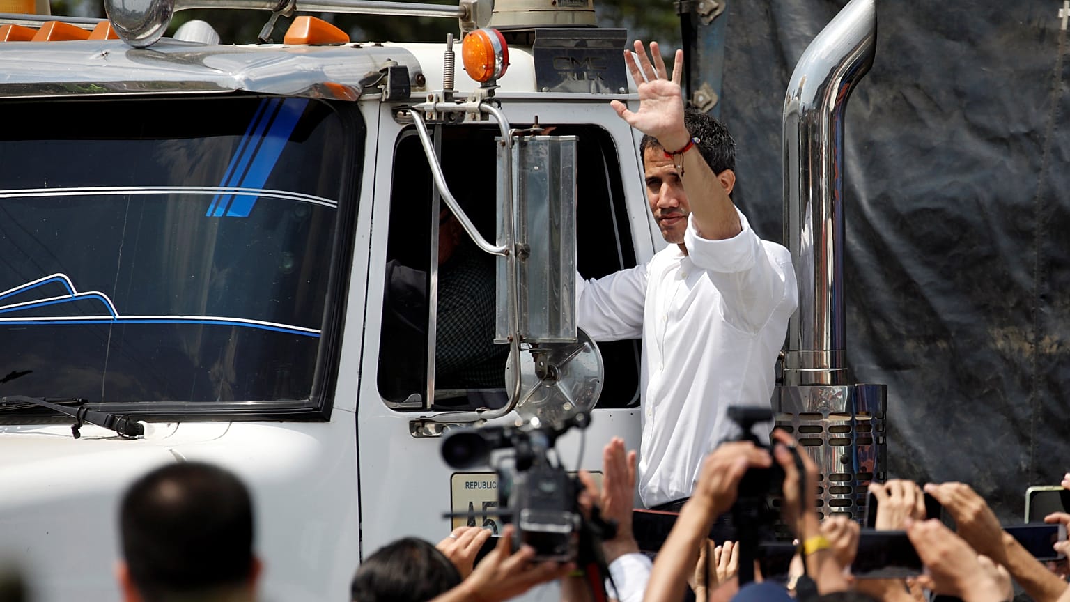 Venezuela: represse nel sangue le proteste per gli aiuti