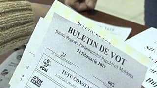 Les Moldaves élisent leur parlement, sous l'oeil de Moscou