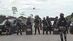 Kolombiya-Venezuela sınırında yoğun çatışmalara sahne olan iki uluslararası köprüde gerginlik düştü