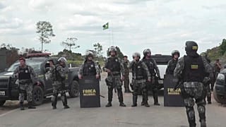 Kolombiya-Venezuela sınırında yoğun çatışmalara sahne olan iki uluslararası köprüde gerginlik düştü