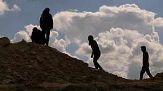 280 IŞİD militanı Suriye'den Irak'a teslim edildi