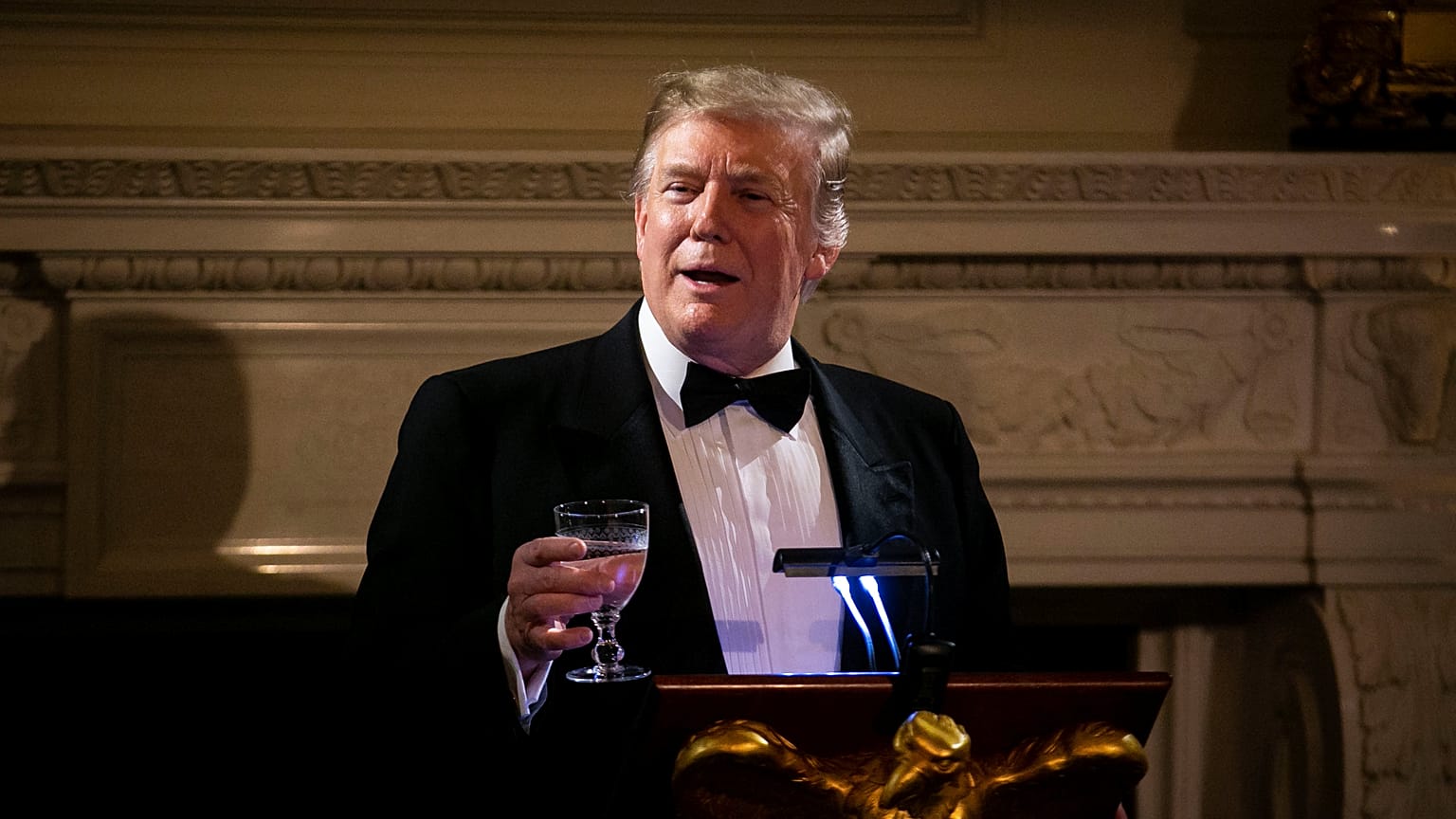 Trump'tan ticaret savaşında yumuşama sinyali: Kayda değer ilerlemeler var, ek vergileri erteliyorum