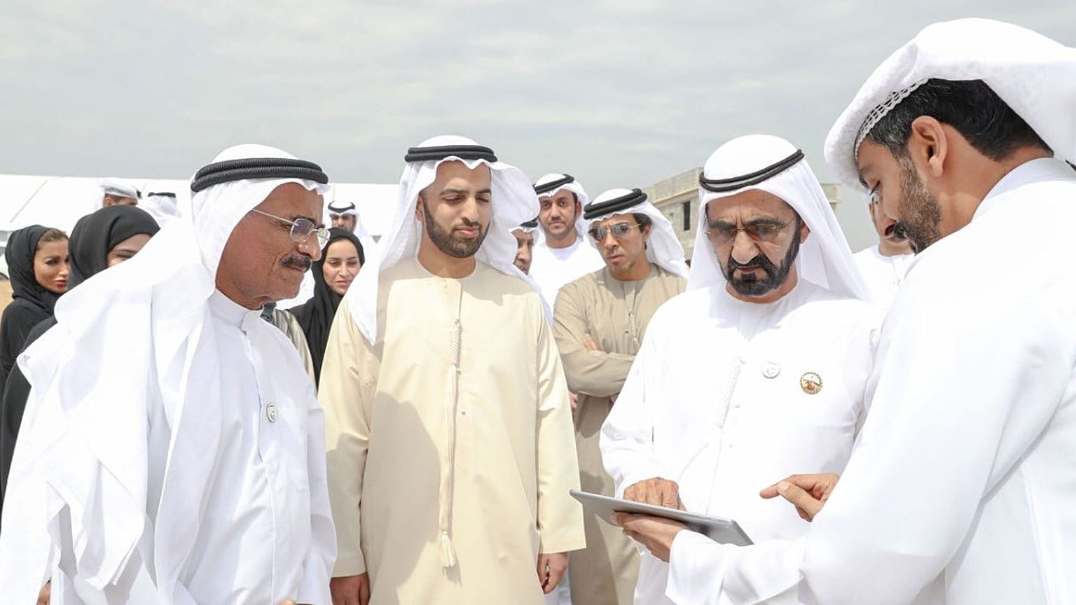 الشيخ محمد بن راشد خلال الجولة
