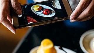 Food sharing app and  intelligent carbon footprint trackers 