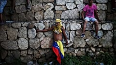 Venezuela: ancora tensione sui ponti di confine con la Colombia