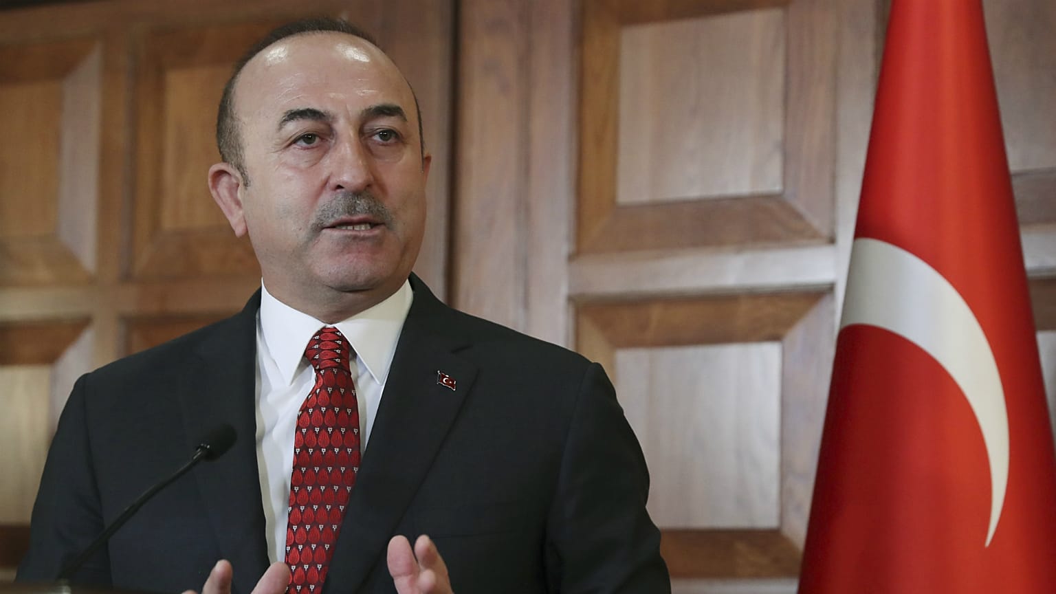 Çavuşoğlu: AB liderlerinin Sisi ile aynı yerde olması ikiyüzlülüktür
