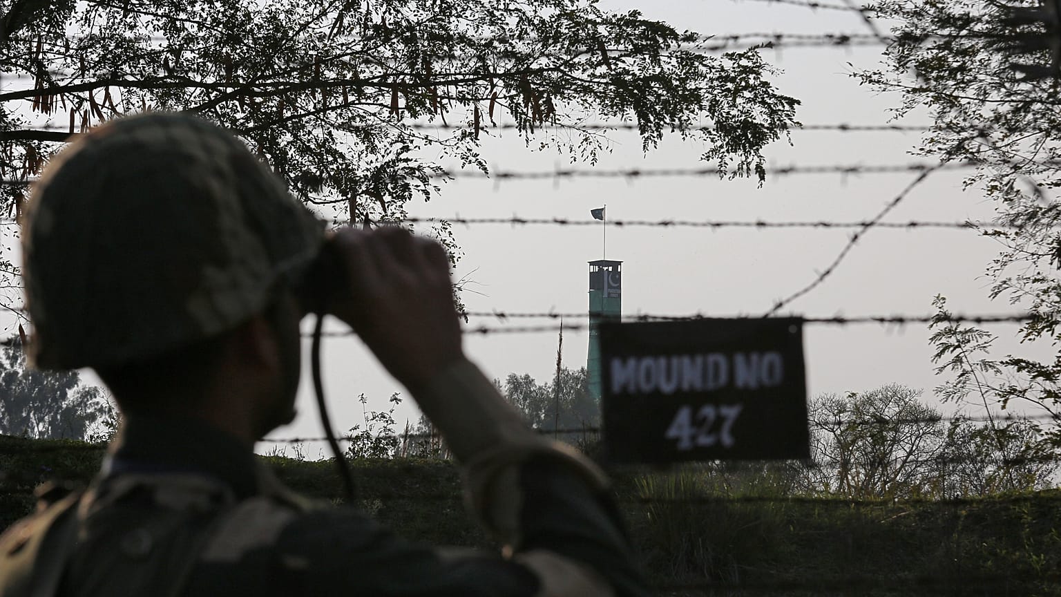 Un soldat des forces de sécurité des frontières indiennes (BSF) 