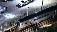 Két vonat rohant bele egy autóba New York mellett