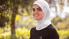 Decathlon ci ripensa, no al hijab da corsa