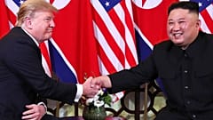 Trump-Kim Jong-un: stretta di mano ad Hanoi, via al secondo vertice