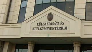297 milliárdért épül akkugyár Komáromban