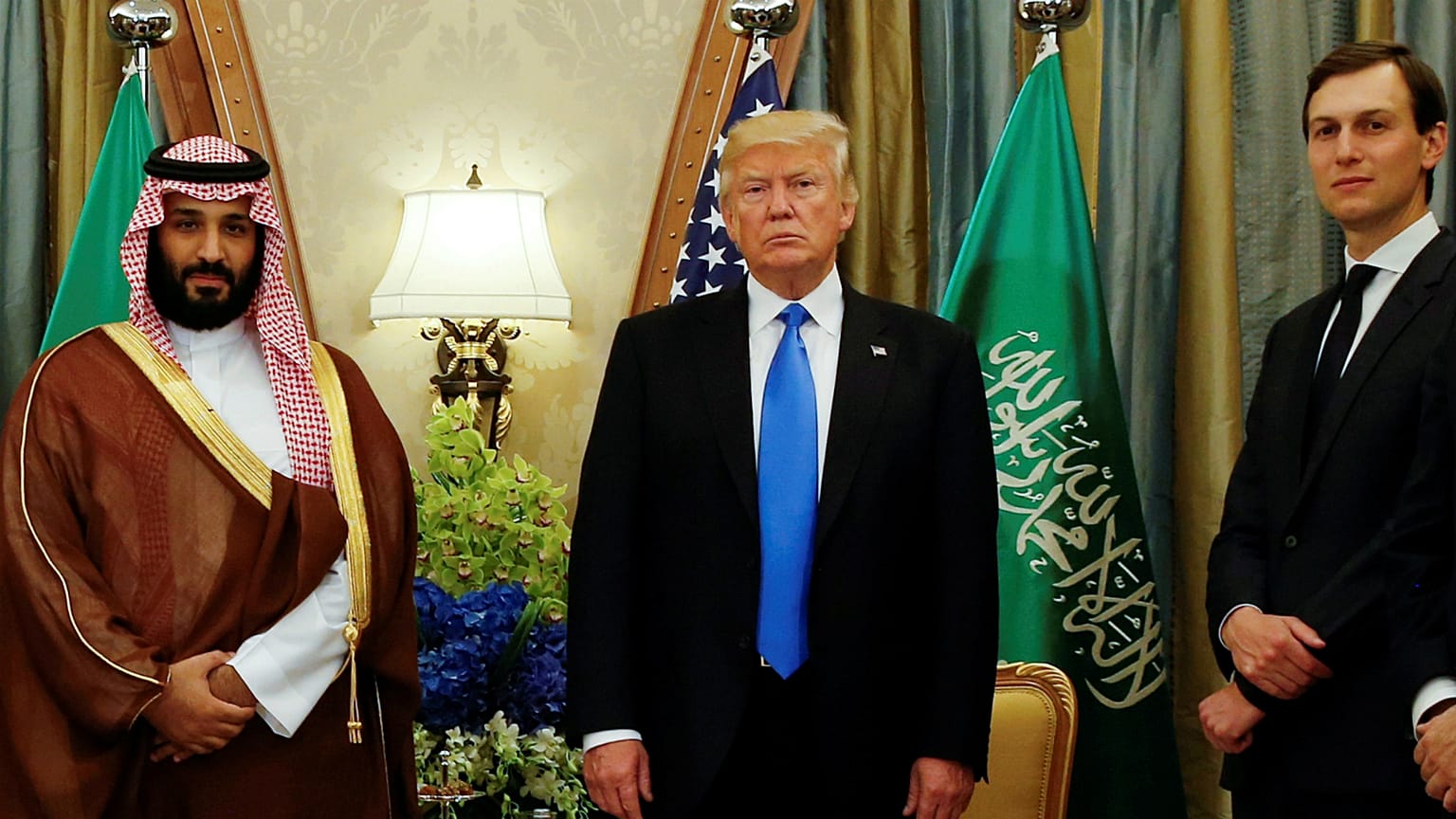 صورة أرشيفية لكوشنر بصحبة ترامب وبن سلمان