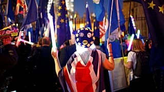 Parlamento aprova proposta que prevê votar adiamento do Brexit
