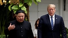 Kim Jong-un e Donald Trump interromperam cimeira em Hanói de forma amigável