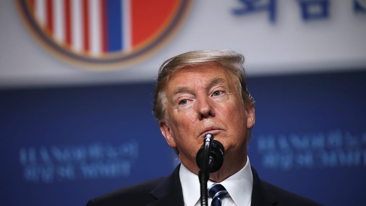 Trump dice que se retiró de la cumbre con Kim porque le pidió que levantara todas las sanciones