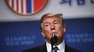 Trump dice que se retiró de la cumbre con Kim porque le pidió que levantara todas las sanciones