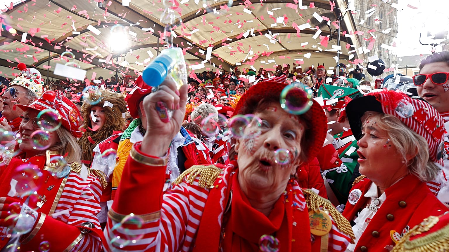 Start of the open-air carnival in Cologne