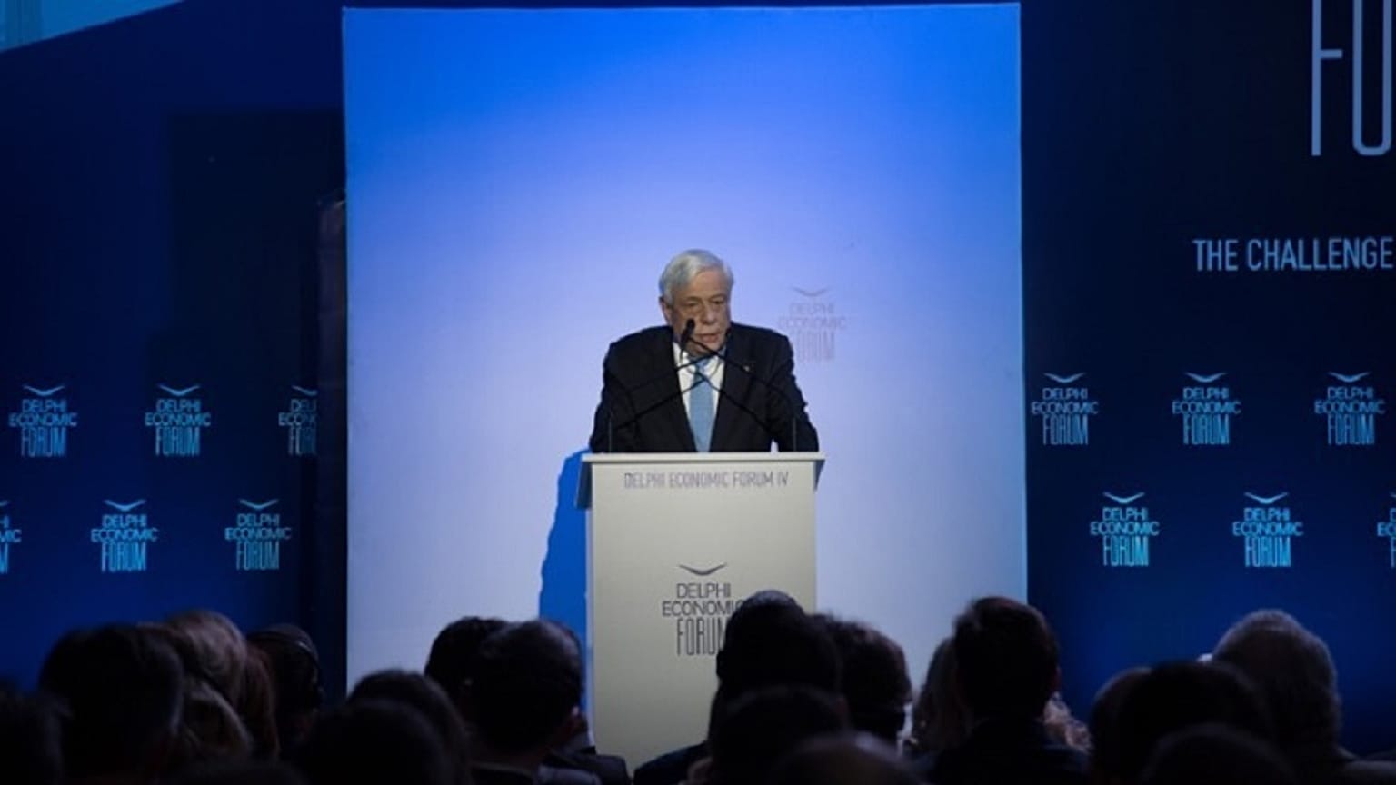ΠτΔ: Αντιφατική η σχέση του σύγχρονου ανθρώπου με την τεχνολογία
