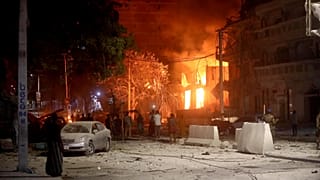 Al Shabaab ataca hotel no centro de Mogadíscio
