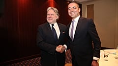 Συνάντηση Κατρούγκαλου - Ντιμιτρόφ στο Οικονομικό Φόρουμ των Δελφών