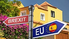 İspanya sert Brexit durumunda ülkedeki 400 bin İngiliz'e oturum hakkı verecek