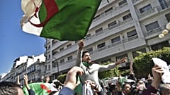  درگیری پلیس با تظاهرکنندگان درالجزایر دهها زخمی برجای گذاشت
