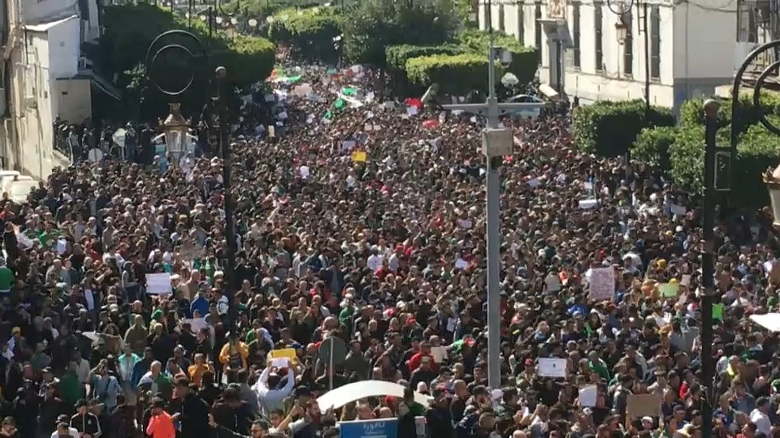 Capture d'écran manifestation anti-Bouteflika à Alger le 1/03/2019.