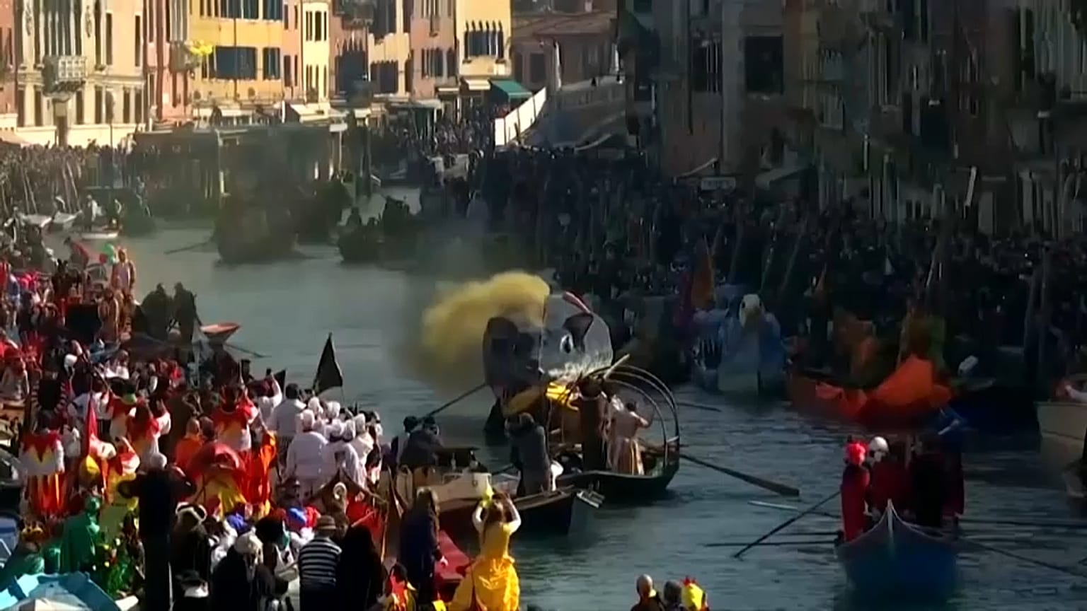 Por primera vez en Carnaval, Venecia cobra una tasa a los 'turistas de un día"
