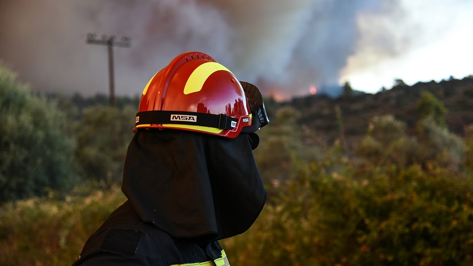 Νεκρός πυροσβέστης στη Θεσσαλονίκη
