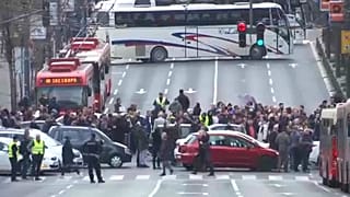 Elégedetlen sofőrök zártak le utcákat Belgrádban