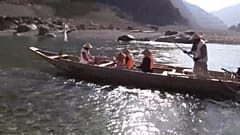 Riverboat piligrimage heralds arrival of spring in western Japan 