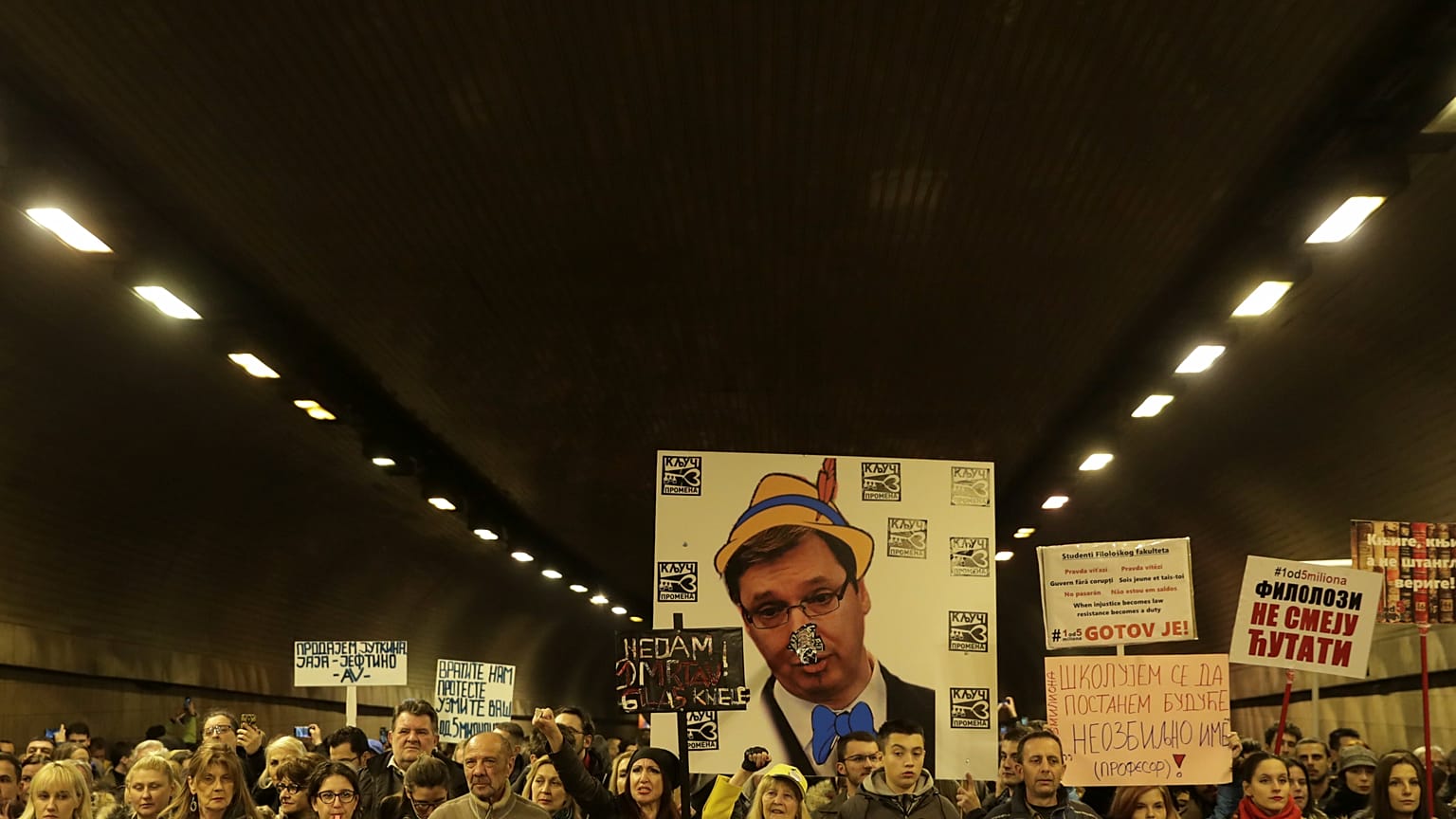 Serbia, 13 sabati di protesta contro il presidente Vučić