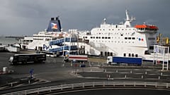 Calais: migranti tentano di attraversare la Manica 