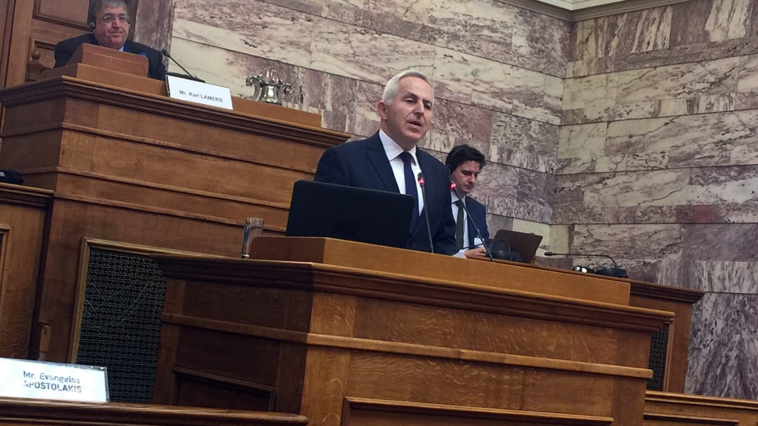 Ευ. Αποστολάκης: Κίνδυνος σοβαρού ατυχήματος στο Αιγαίο 