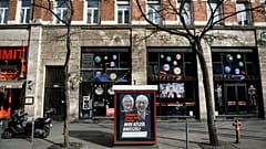 Nem foglalkozik az NVB a kormány plakátkampányával, mert még túl korai